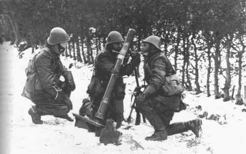 Uit : De regimenten huzaren-motorrijder 1938-1940. Auteur :  J.A. Bom.